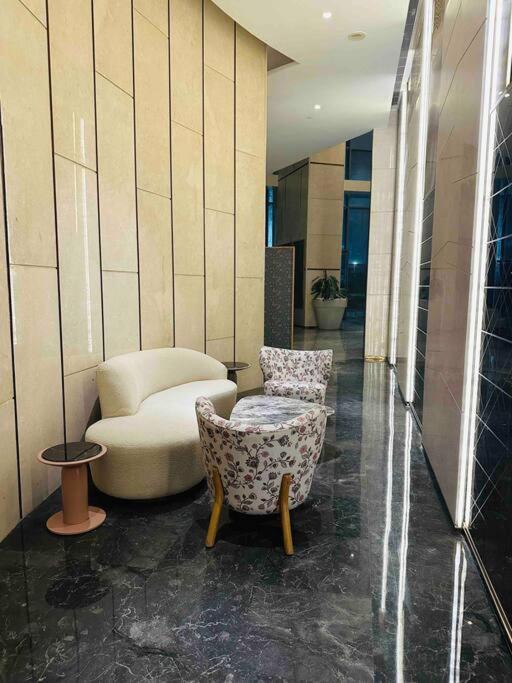 נוידה Cloud Stay@41St Floor מראה חיצוני תמונה