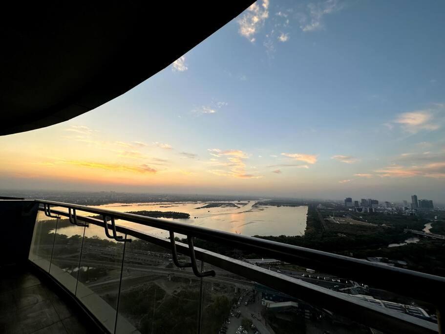 נוידה Cloud Stay@41St Floor מראה חיצוני תמונה